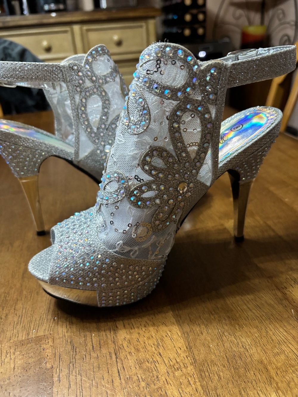 Bella Hanna Silver Embellished Lace Peep-Toe platform heels 8